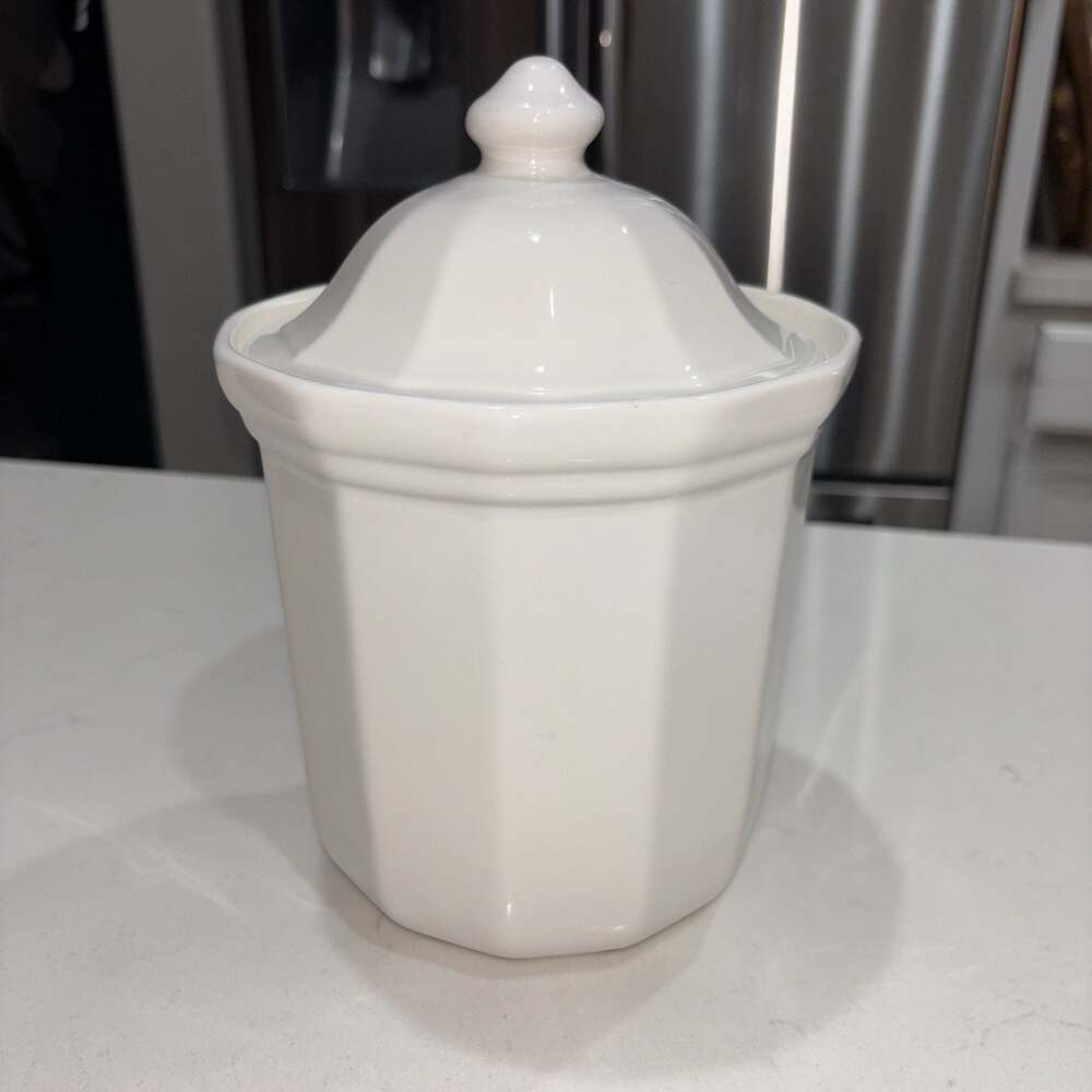 Pfaltzgraff Heritage White Stoneware Canister With Lid 9.5”